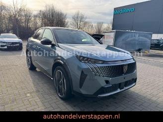 Schadeauto Peugeot 3008 Elek 210 GT Pano Leder LED AHK 2024/11