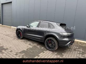 Porsche Macan GTS 2.9L 324KW SPORT CHRONO picture 3