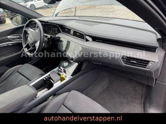 Audi E-tron 55 Quattro S line 3× 300KW picture 17