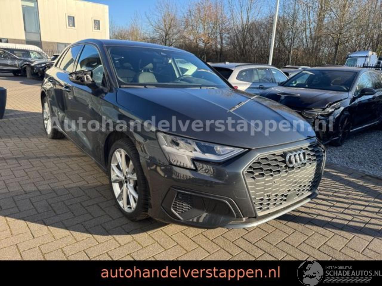 Audi A3 Sportback 30 TFSI Automatik Navi CAM