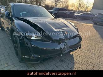 Porsche Taycan Cross Turismo 4S Glasdach picture 12