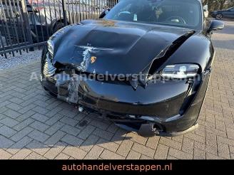 Porsche Taycan Cross Turismo 4S Glasdach picture 11