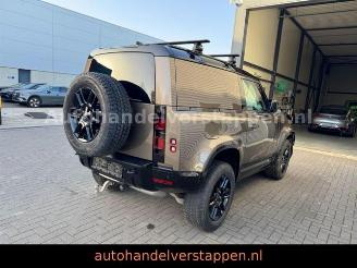 krockskadad bil auto Land Rover Defender 90 Hard Top X-Dynamic SE D250 2025/6