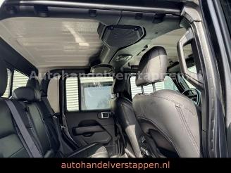 Jeep Gladiator Overland 4WD Launch Edition picture 17