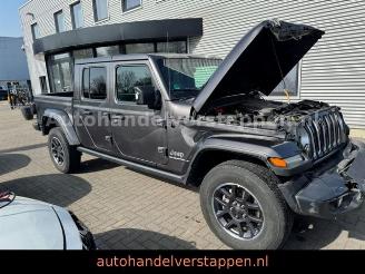 Jeep Gladiator Overland 4WD Launch Edition picture 3