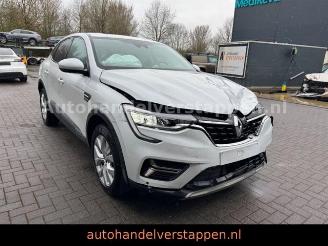 skadebil auto Renault Arkana E-TECH 1.6L 145 TECHNO 2022/9