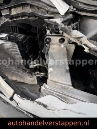 Porsche Taycan Sport 93KWH Sport-Design-Paket picture 17