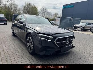 Unfallwagen Mercedes E-klasse 450d 4Matic Avantgard Advancd Panorama 2024/6
