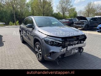krockskadad bil auto Mercedes GLA 250e Progressive Night-Paket 160KW 2024/4