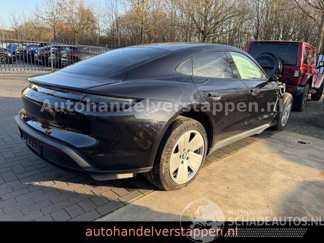 Porsche Taycan 350KW Panorama Leder CAM 93KWH