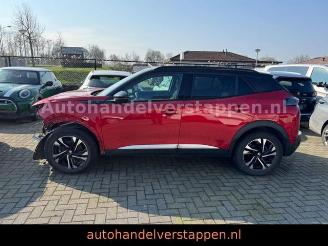 Peugeot 2008 e- - GT - 136PS Automatik Elixir Rood picture 3