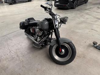 krockskadad bil motor Harley-Davidson Fat Boy FLSTF 2005/2