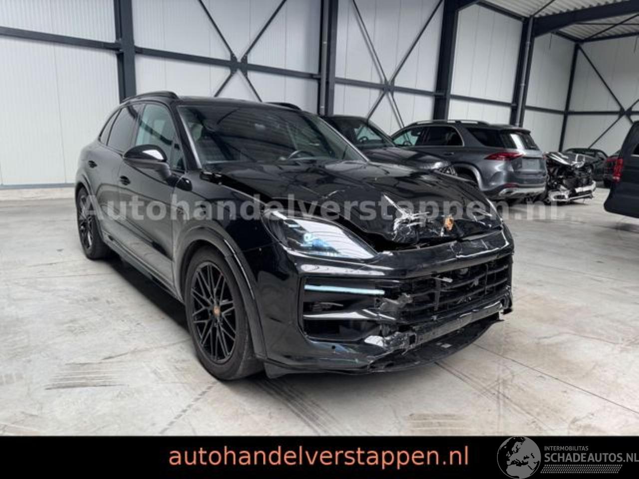 Porsche Cayenne E-Hybrid 346KW Matrix Bose Sport chrono