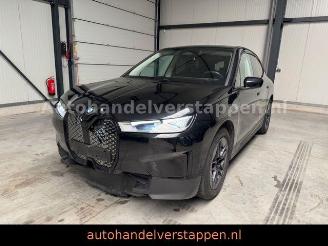  BMW iX 40 xDrive 77KWH 240KW Leder Navi LED 2023/4