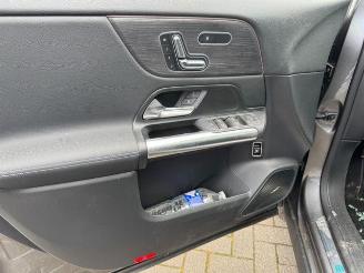 Mercedes EQA 250+ AMG Sport Pano AHK Burm Memory VOLLL picture 17