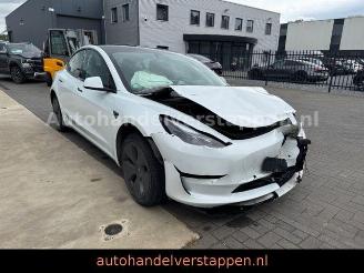 krockskadad bil auto Tesla Model 3 Standard Range Plus RWD Pano 239KW 2021/8