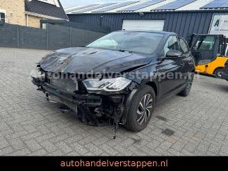 krockskadad bil auto Volkswagen Polo VI Life TSI DSG Discover Pro NAVI LED 2024/12