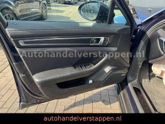 Porsche Panamera Sport Turismo 4 E-Hybrid Platinum Editi picture 24