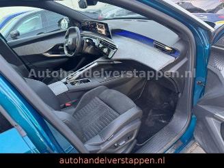 Peugeot 5008 Hybrid 145 GT AUTO 7-Personen picture 11