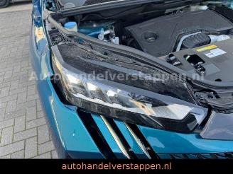 Peugeot 5008 Hybrid 145 GT AUTO 7-Personen picture 24