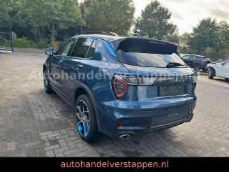 uszkodzony samochody osobowe Lynk & Co 01 1.5 TD PHEV 192 kW Panorama LED 2022/11