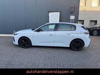 Peugeot 308 Hybrid 145 Style Automatic Facelift picture 4