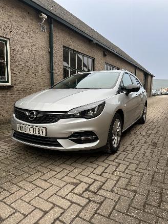 Damaged car Opel Astra SPORTS TOURER 2021/1
