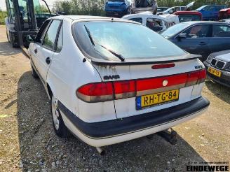 Saab 900 900 II, Hatchback 5-drs, 1993 / 1998 2.0 i,Si 16V picture 2