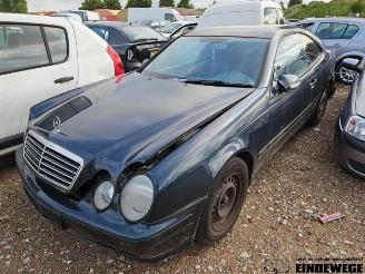 skadebil auto Mercedes CLK CLK (C208), Coupe, 1997 / 2002 2.0 200K Evo 16V 2002/2