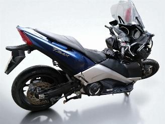 skadebil bromfiets Yamaha  530 TMAX 2017/10