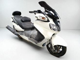 skadebil bromfiets Suzuki  650 BURGMAN 2011/8