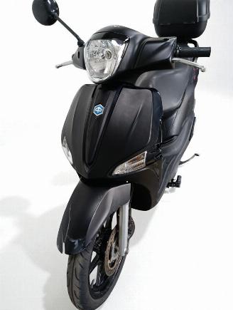 Piaggio  LIBERTY MODEL ABS picture 3