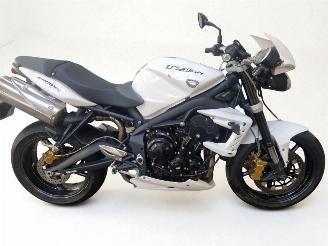 skadebil auto Triumph Street Triple  2013/4