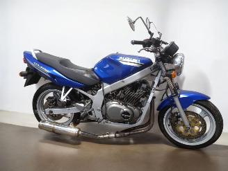 Vrakbiler auto Suzuki GS 500 E 2001/3