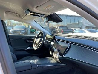 Mercedes E-klasse 300 T Avantgard * KAM - AHK - NAV * picture 18