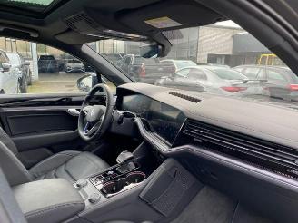 Volkswagen Touareg R * PANO - AHK - KAM * picture 20