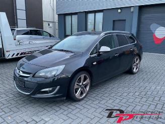 Vrakbiler auto Opel Astra Astra J Sports Tourer (PD8/PE8/PF8), Combi, 2010 / 2015 1.4 Turbo 16V 2013/3