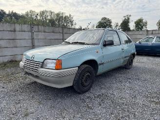 Unfallwagen Opel Kadett 1 OWNER 1985/1