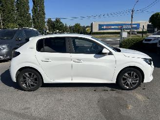 Peugeot 208 STYLE picture 24