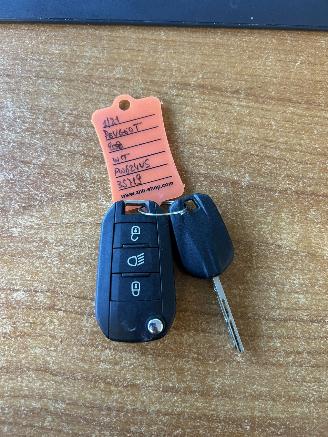 Peugeot 208 STYLE picture 25