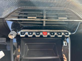 Peugeot 208 STYLE picture 11