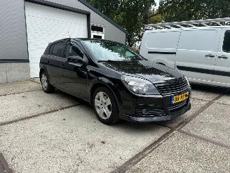 Opel Astra 1.8 Sport Rijdbaar! picture 3