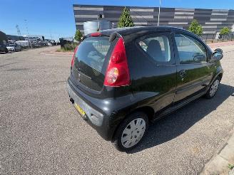 Peugeot 107  picture 5