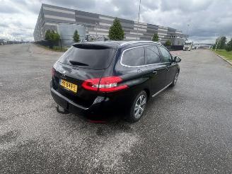 Peugeot 308 1.2 PureTech Blue Lease Executive  PANORAMADAK picture 4
