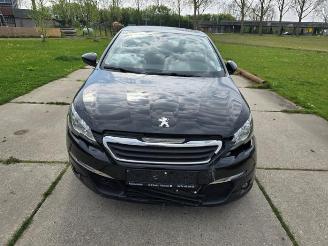 krockskadad bil auto Peugeot 308 308 (L3/L8/LB/LH/LP), Hatchback 5-drs, 2013 / 2021 1.2 12V VTi PureTech 82 2015/4