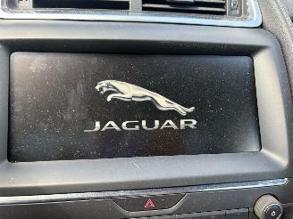 Jaguar E-Pace R-SPORT P250 PK AWD PANORAMA VOLL picture 13