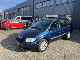 krockskadad bil auto Chrysler Voyager 3.3i V6 SE Luxe 7 Persoons 2005/5