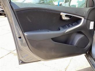 Volvo V-40 V40 (MV), Hatchback 5-drs, 2012 / 2019 1.5 T3 16V Geartronic picture 26