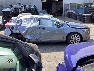 Volvo V-40 V40 (MV), Hatchback 5-drs, 2012 / 2019 1.5 T3 16V Geartronic picture 5