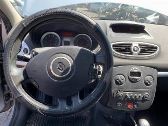 Renault Clio Clio III (BR/CR), Hatchback, 2005 / 2014 1.4 16V picture 11